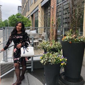 Meet your Posher, Nikool